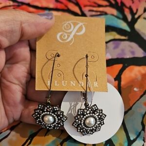 Plunder Black and Silver Pearl Earrings